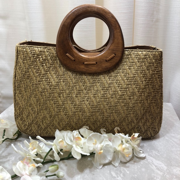 Fossil Handbags - Fossil Straw Tote with Wood Handles 75082
